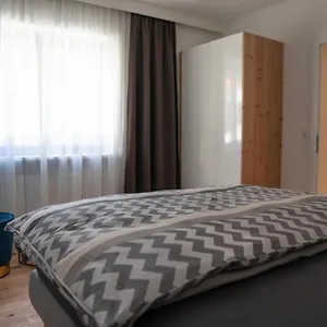 https://reise-im-traditionell-modernen-stil_ferienhaus_ibk.ischgl-hotels.net