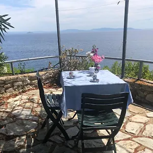 https://un-nido-sul-mare-rio-marina.it-tuscanyhotel.com