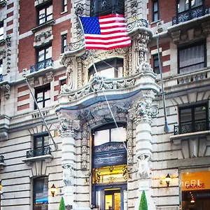 The At Fifth Avenue ABD